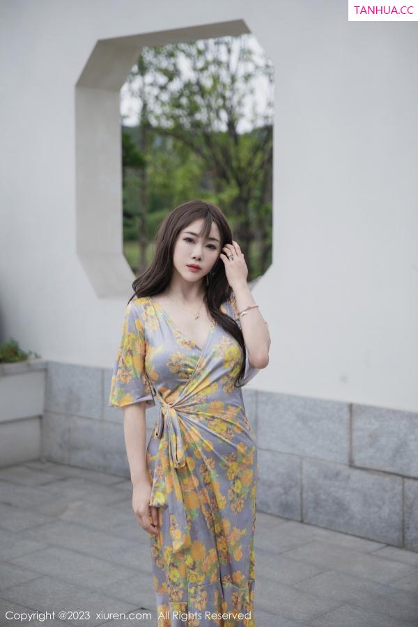   [XiuRen]高清写真图 2023.06.20 No.6949 严利娅Yuliya 长裙美腿第37张图片